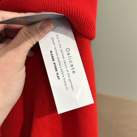 French Connection NWT Red Turtle Cowl Neck Long Sleeve Size Medium - Picture 5 of 6